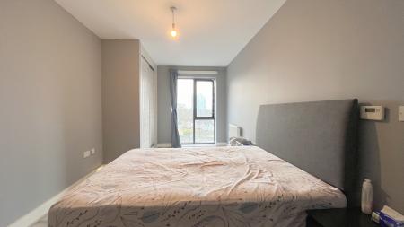 2 bedroom Flat to let in High Street, Sutton, SM1