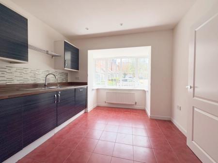 4 bedroom Town house to let in Damson Way, Carshalton Beeches, Carshalton, SM5