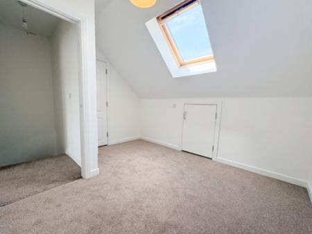 4 bedroom Town house to let in Damson Way, Carshalton Beeches, Carshalton, SM5