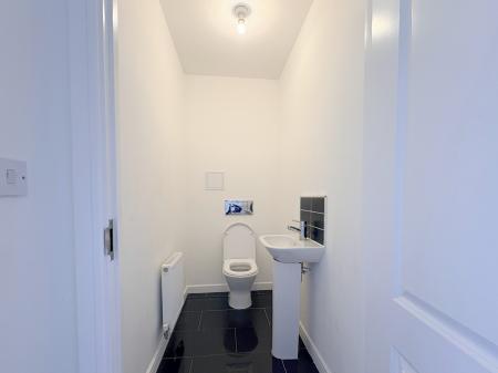 4 bedroom Town house to let in Damson Way, Carshalton Beeches, Carshalton, SM5