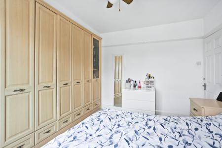 3 bedroom Detached house for sale in Winkworth Road, Banstead, SM7