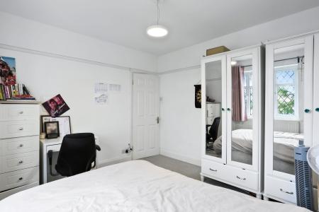 3 bedroom Detached house for sale in Winkworth Road, Banstead, SM7