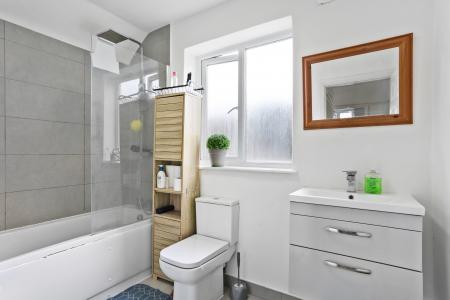 3 bedroom Detached house for sale in Winkworth Road, Banstead, SM7