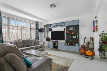 3 bedroom Terraced House for sale in Rosswood Gardens, Wallington, SM6