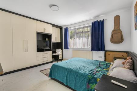 3 bedroom Terraced House for sale in Rosswood Gardens, Wallington, SM6