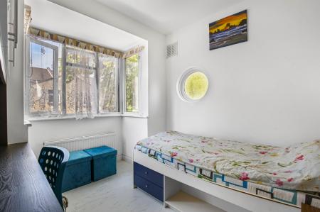 3 bedroom Terraced House for sale in Rosswood Gardens, Wallington, SM6