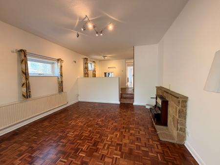 3 bedroom Semi-detached house to let in Carshalton Road, Sutton, SM1