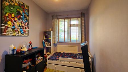 3 bedroom Semi-detached house to let in Carshalton Road, Cheam, Sutton, SM1