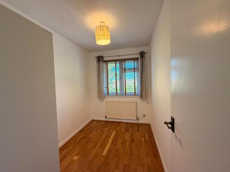 3 bedroom Semi-detached house to let in Carshalton Road, Sutton, SM1