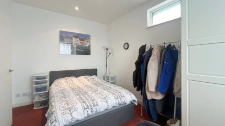 2 bedroom Flat for sale in 6 Whitehorse Road, Croydon, CR0
