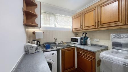 1 bedroom Studio flat for sale in Grove Road, Sutton, SM1