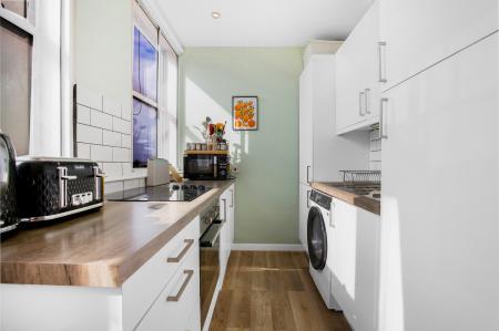 2 bedroom Flat for sale in Whitehorse Road, Croydon, CR0