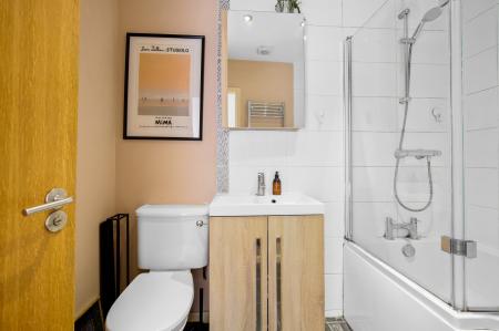 2 bedroom Flat for sale in Whitehorse Road, Croydon, CR0