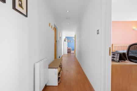 2 bedroom Flat for sale in Whitehorse Road, Croydon, CR0