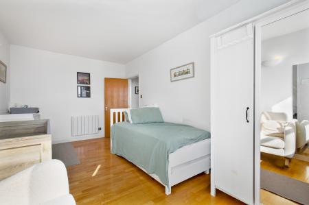 2 bedroom Flat for sale in Whitehorse Road, Croydon, CR0