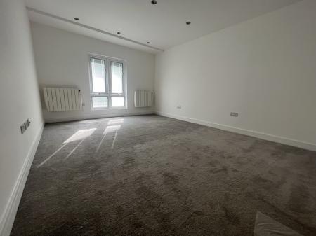 1 bedroom Flat to let in Addington Road, Croydon, CR2