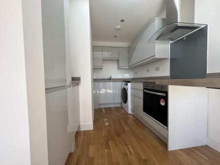 1 bedroom Flat to let in Addington Road, Croydon, CR2