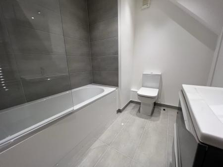 1 bedroom Flat to let in Addington Road, Croydon, CR2