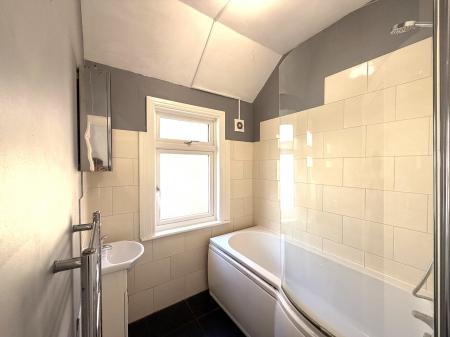 1 bedroom Maisonette to let in Norman Road, Sutton, SM1