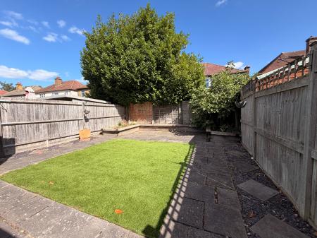 1 bedroom Maisonette to let in Norman Road, Sutton, SM1