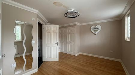 4 bedroom Town house for sale in Wingfield Court, Banstead, SM7
