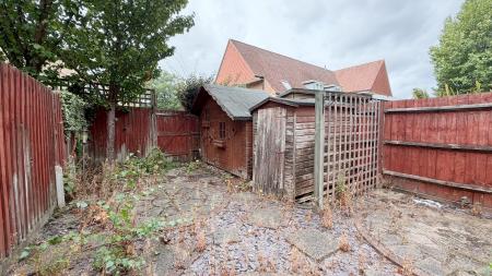4 bedroom Town house for sale in Wingfield Court, Banstead, SM7