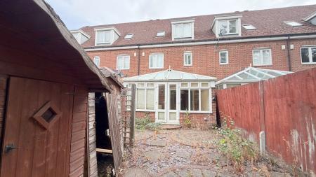 4 bedroom Town house for sale in Wingfield Court, Banstead, SM7