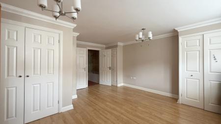 4 bedroom Town house for sale in Wingfield Court, Banstead, SM7