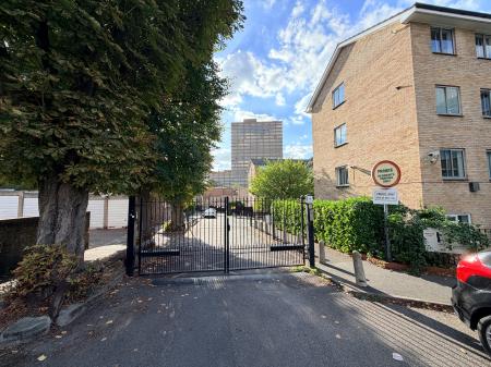 1 bedroom Flat for sale in Wellesley Road, Sutton, SM2