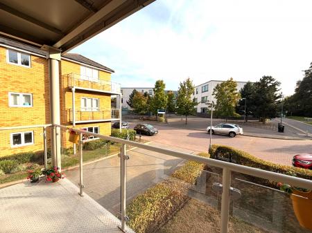 2 bedroom Flat to let in Damson Way, Carshalton, SM5