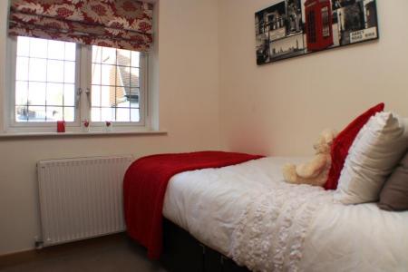 2 bedroom Flat to let in Old Mile House Court, St Albans, AL1