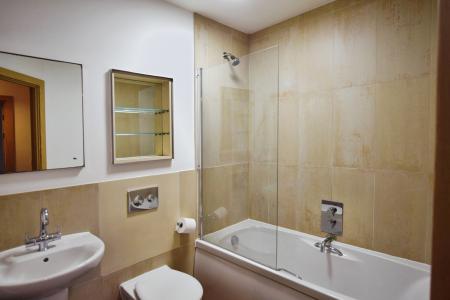 2 bedroom Flat to let in Old Mile House Court, St Albans, AL1