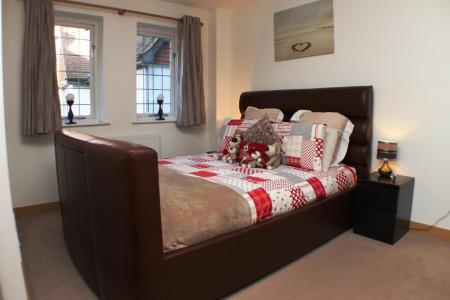 2 bedroom Flat to let in Old Mile House Court, St Albans, AL1