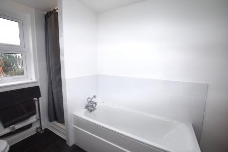 2 bedroom Terraced House to let in High Street, London Colney, St Albans, AL2