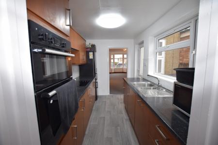 2 bedroom Terraced House to let in High Street, London Colney, St Albans, AL2