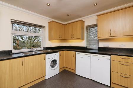 1 bedroom Flat to let in Hedges Close, Hatfield, AL10