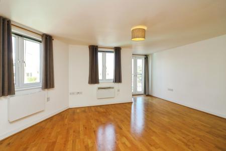 2 bedroom Flat to let in Stevenage Road, Hitchin, SG4