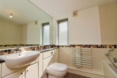 2 bedroom Flat to let in Stevenage Road, Hitchin, SG4