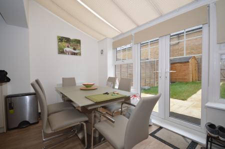 4 bedroom End of terrace house to let in Mackintosh Street, Bromley, BR2