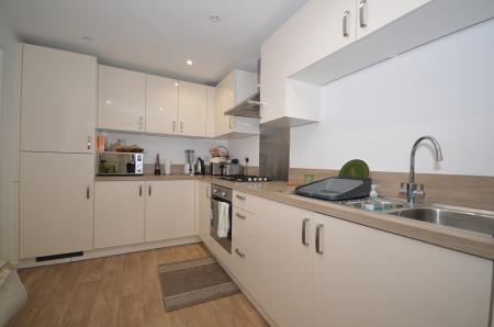 4 bedroom End of terrace house to let in Mackintosh Street, Bromley, BR2