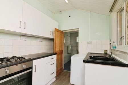 2 bedroom Semi-detached house to let in Pondcroft Road, Knebworth, SG3