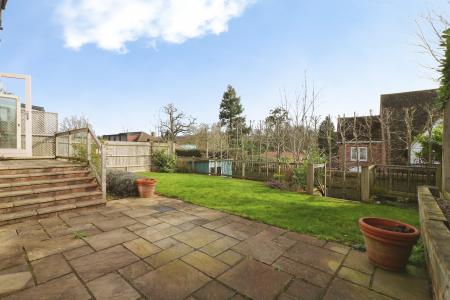 3 bedroom Detached house to let in Church Street, Welwyn, AL6