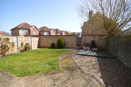 3 bedroom Detached house to let in Lomond Way, Stevenage, SG1