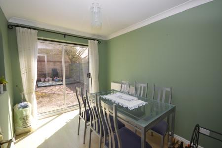 3 bedroom Detached house to let in Lomond Way, Stevenage, SG1