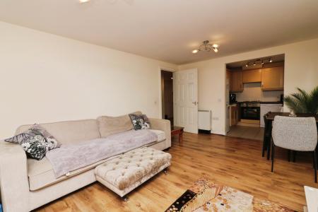 2 bedroom Flat to let in Merrifield Court, Welwyn Garden City, AL7