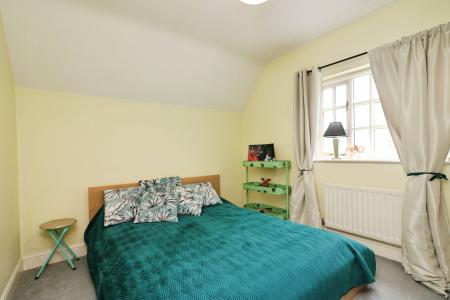 5 bedroom Detached house to let in Bracken Lane, Welwyn, AL6