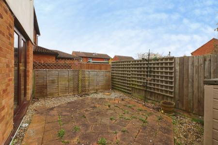 2 bedroom Semi-detached house to let in Larkins Close, Baldock, SG7