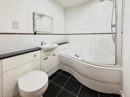 2 bedroom Flat to let in Mendip Way, Great Ashby, Stevenage, SG1