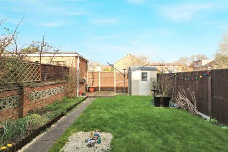 3 bedroom Terraced House to let in Burghley Close, Stevenage, SG2