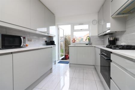 3 bedroom Terraced House to let in Burghley Close, Stevenage, SG2